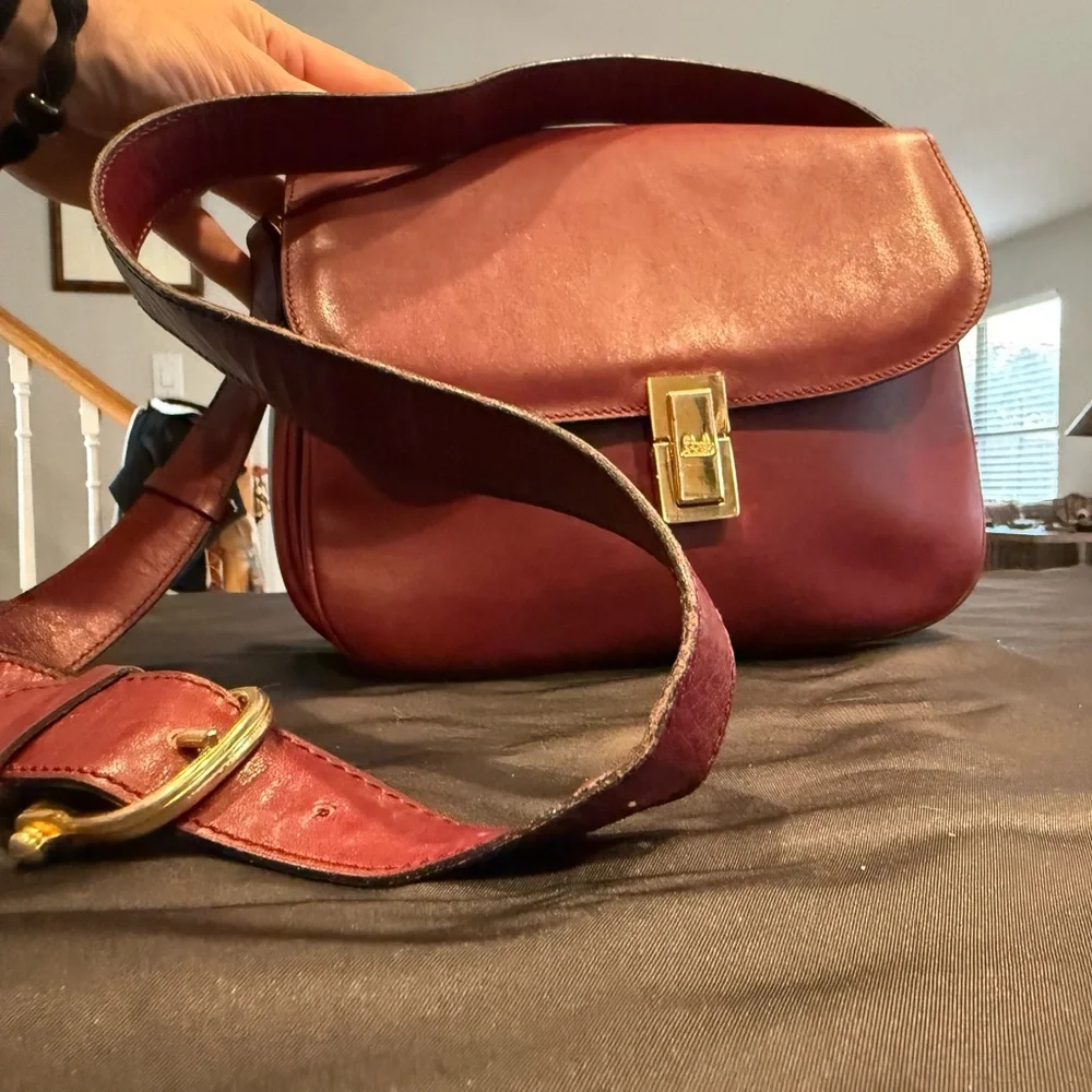 Vintage Céline Horse Carriage Clasp Burgundy Leather Shoulder Bag - Picture 15 of 16